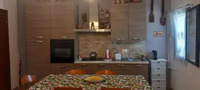 Cucina o angolo cottura di casa del sambuco