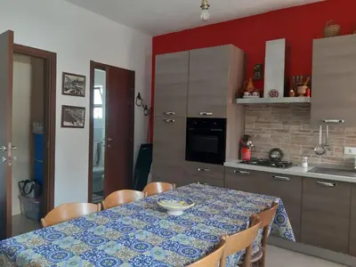 Cucina o angolo cottura di casa del sambuco
