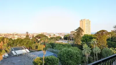 Vista generica su Catania o vista sulla città dall'interno dell'appartamento