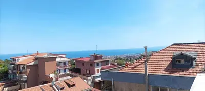 Vista generica sul mare o vista sul mare dall'interno dell'appartamento