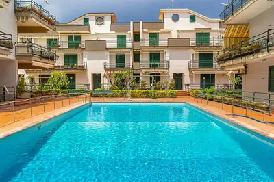 Piscina di Suite Home Astrid o nelle vicinanze