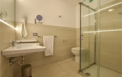 Bagno di 4 Bedroom Cozy Home In Mascalucia