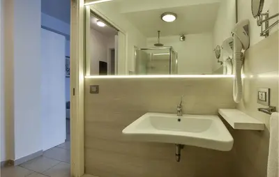 Bagno di 4 Bedroom Cozy Home In Mascalucia