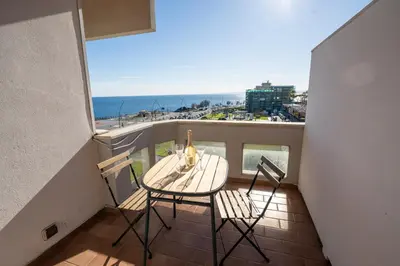 Vista generica sul mare o vista sul mare dall'interno dell'appartamento