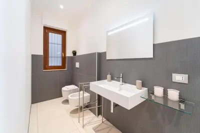 Bagno di Exclusive 2 Bedroom Apartment [Catania Center]