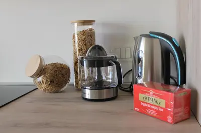 Set per la preparazione di tè e caffè presso Maison de Cheeramie - Tourist Apartments Tra Mare e Etna