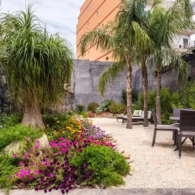 Leone Apartment with Garden by Wonderful Italy