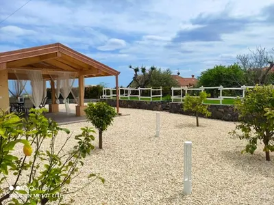 Giardino di Bright apartment in Acireale, 60 sqm with shared pool