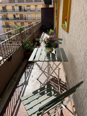 Balcone o terrazza di appartamento donna Nica
