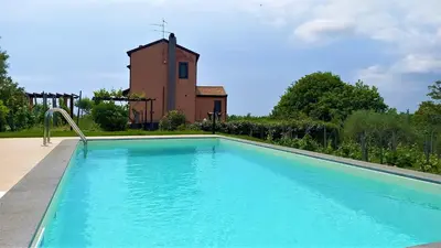 Piscina di Nake Residenza Artistica o nelle vicinanze