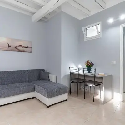GuestHost - Villa Bellini & Stadio Comfy Apartment