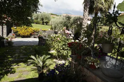 Giardino di Villa esclusiva con piscina privata e vista Etna