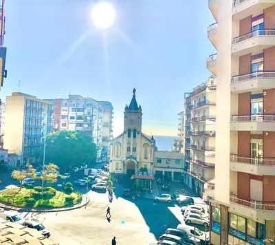 Vista generica su Catania o vista sulla città dall'interno dell'appartamento