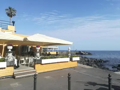 Vista generica sul mare o vista sul mare dall'interno della casa vacanze