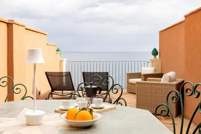 Vista generica sul mare o vista sul mare dall'interno della casa vacanze