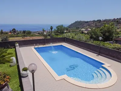 Piscina di RSM Home o nelle vicinanze