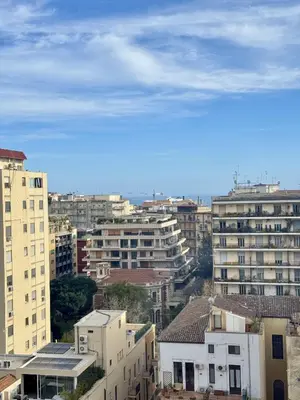 Vista generica su Catania o vista sulla città dall'interno dell'appartamento