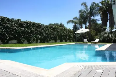 Piscina di Ara Town House o nelle vicinanze