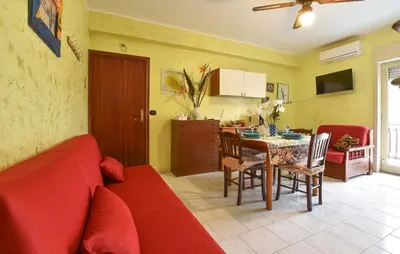 Area soggiorno di 2 Bedroom Stunning Apartment In Mascali