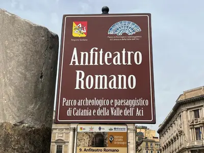 Certificato, attestato, insegna o altro documento esposto da Stone House 2