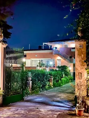 Giardino di Linden House Etna