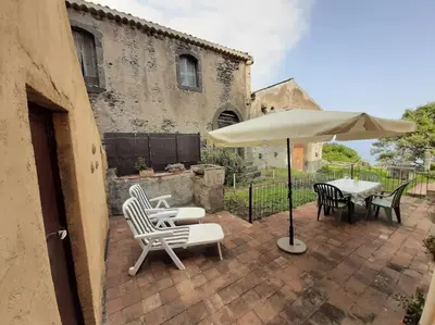 Patio o area all'aperto di CASA PRAIOLA Tangerine's House by the SEA