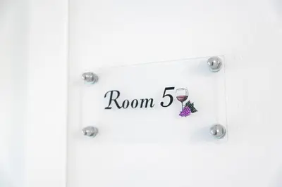Certificato, attestato, insegna o altro documento esposto da VOLCANO'S SUITE - UVA - The First Sustainable Eco - Chic Suite in Sicily - Room