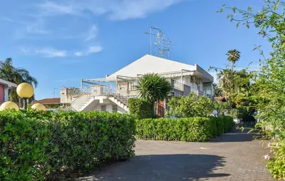 Giardino di Cozy Home In Mascali With Wifi