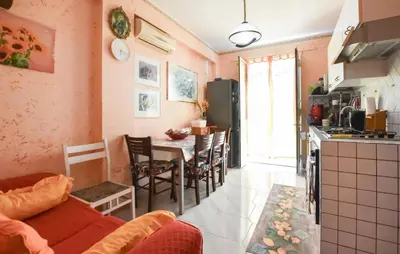 Cucina o angolo cottura di Cozy Home In Mascali With Wifi
