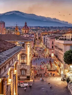 Vista generica su Catania o vista sulla città dall'interno della casa vacanze