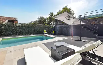 Piscina di Beautiful Home In Trecastagni o nelle vicinanze