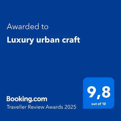 Certificato, attestato, insegna o altro documento esposto da Luxury urban craft