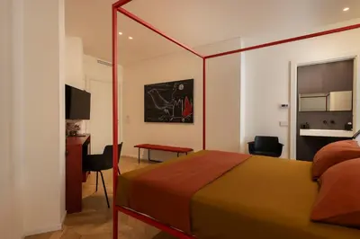 TV o dispositivi per l'intrattenimento presso Fra le righe - arte , design e interni siciliani