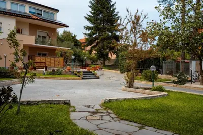 Giardino di Le Pernici Apartments