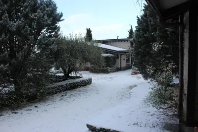 La casa del Cavaliere durante l'inverno
