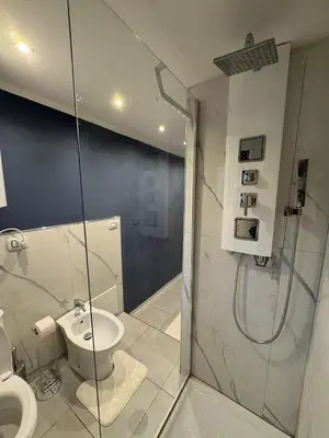 Bagno di Verdi Apartments, terzo piano senza ascensore
