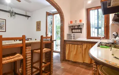 Cucina o angolo cottura di 1 Bedroom Gorgeous Home In Mascalucia