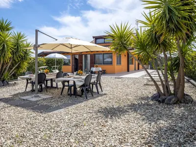 Giardino di Apartment Castagno by Interhome