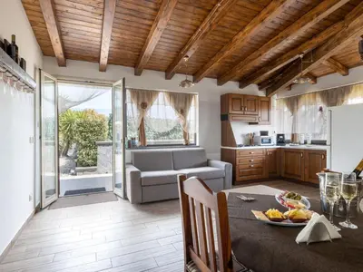 Area soggiorno di Apartment Castagno by Interhome