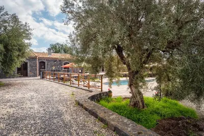 Paesaggio naturale nelle vicinanze della villa