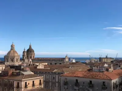 Vista generica sul mare o vista sul mare dall'interno dell'appartamento