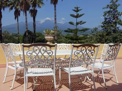 Paesaggio naturale nelle vicinanze della villa