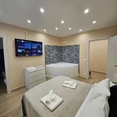 Chiazzette Elegant Home