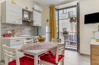 Cucina o angolo cottura di GuestHost - Luna Piena