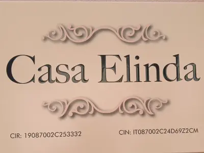 Certificato, attestato, insegna o altro documento esposto da Casa Elinda