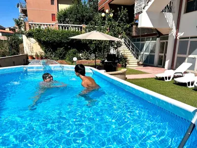 Piscina di Domus Apartment in villa, swimming pool and private parking o nelle vicinanze