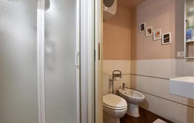 Bagno di Awesome Apartment In Catania With Wifi