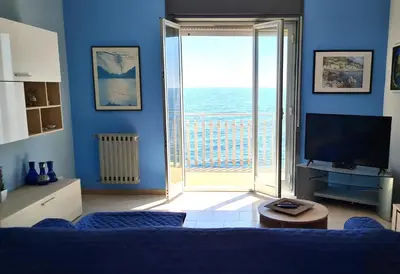TV o dispositivi per l'intrattenimento presso Sunrise on the sea