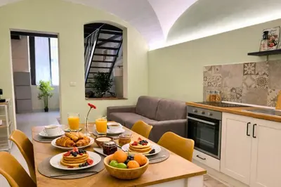 Cucina o angolo cottura di Giatì Studio - Cortile Privato & Metro