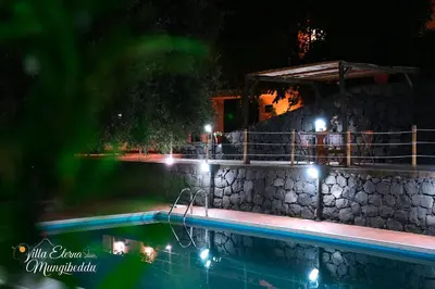 Piscina di Villa Eterna Mungibeddu o nelle vicinanze